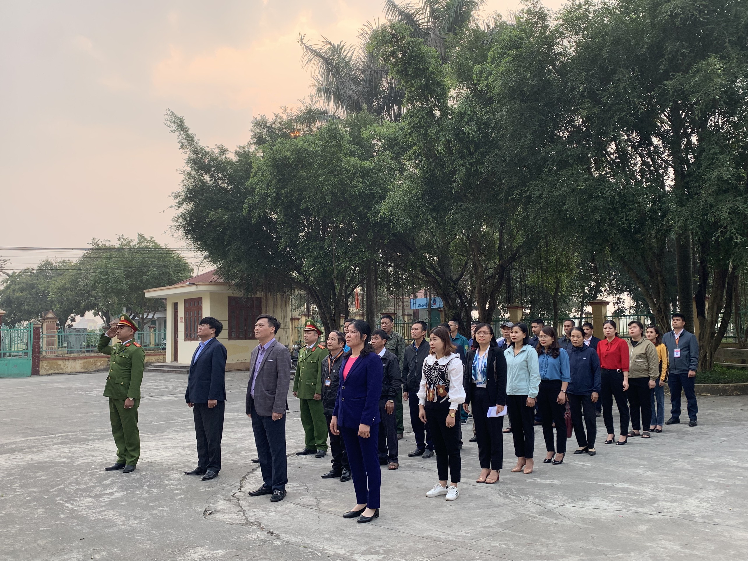 Xã Yên Hòa tổ chức sinh hoạt chính trị dưới nghi thức chào cờ đầu tuần tháng 3 năm 2023