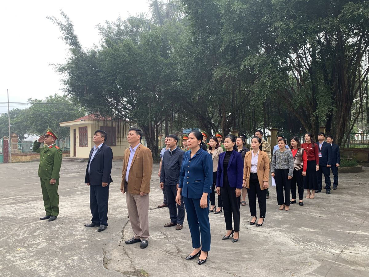 Xã Yên Hòa tổ chức sinh hoạt chính trị dưới nghi thức chào cờ đầu tuần tháng 01 năm 2024