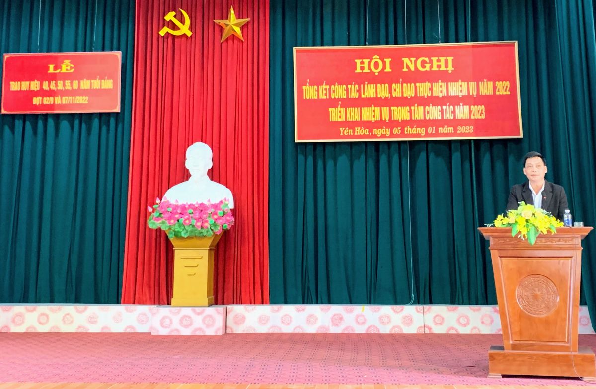 Đảng ủy xã Yên Hòa tổ chức Lễ trao Huy hiệu Đảng cho các đảng viên và tổng kết công tác lãnh đạo, chỉ đạo thực hiện nhiệm vụ công tác Đảng năm 2022. Triển khai nhiệm vụ trọng tâm công tác Đảng năm 2023.