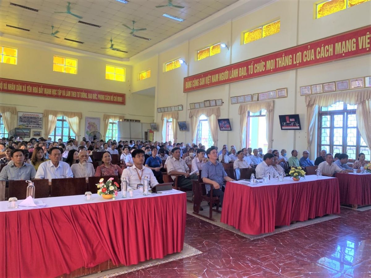 Đảng ủy, xã Yên Hòa tổ chức Lễ trao huy hiệu Đảng và sơ kết công tác Đảng 6 tháng đầu năm, phương hướng nhiệm vụ 6 tháng cuối năm 2022.
