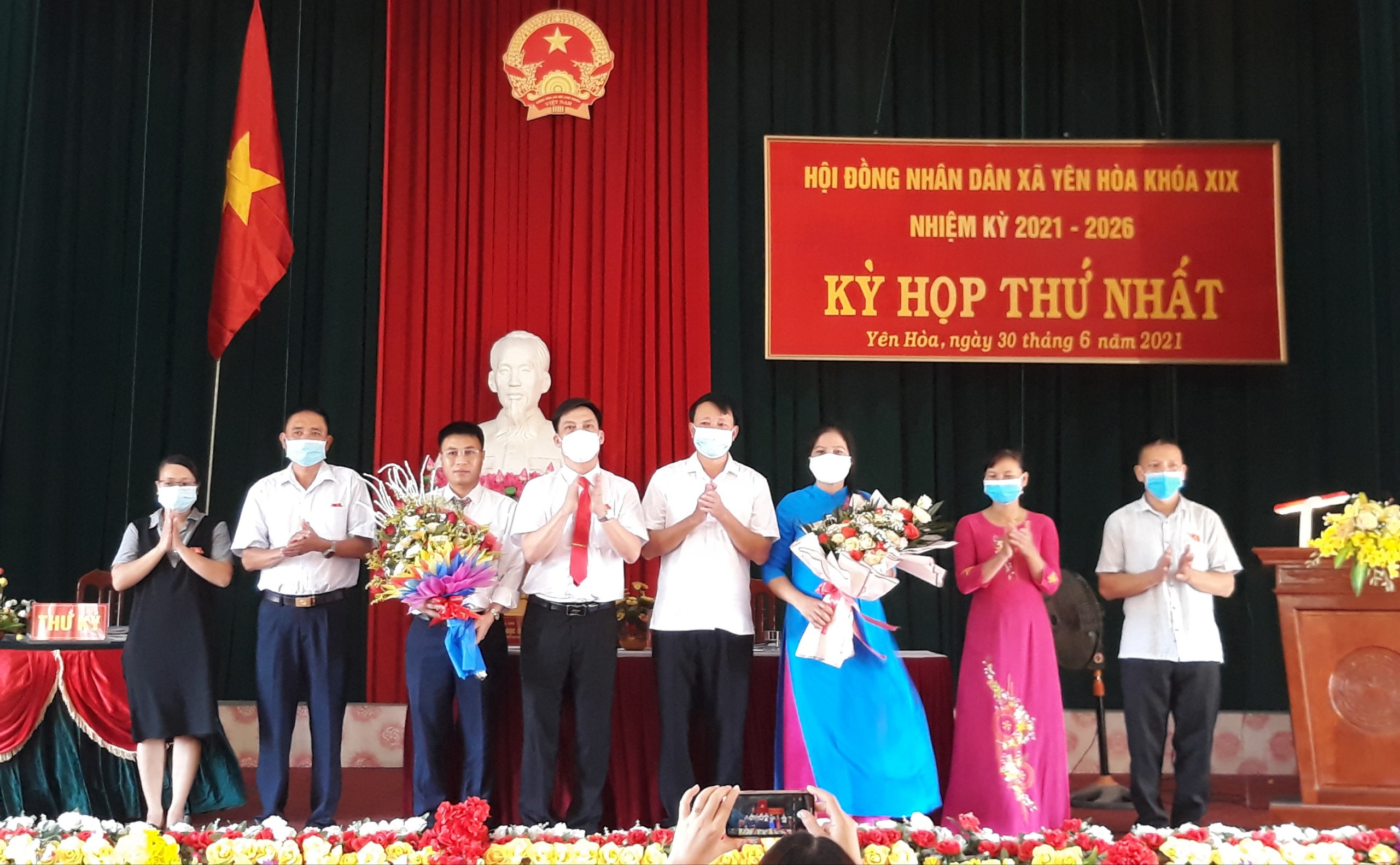 Kỳ họp thứ nhất HĐND xã Yên Hòa khóa XIX, nhiệm kỳ 2021 - 2026