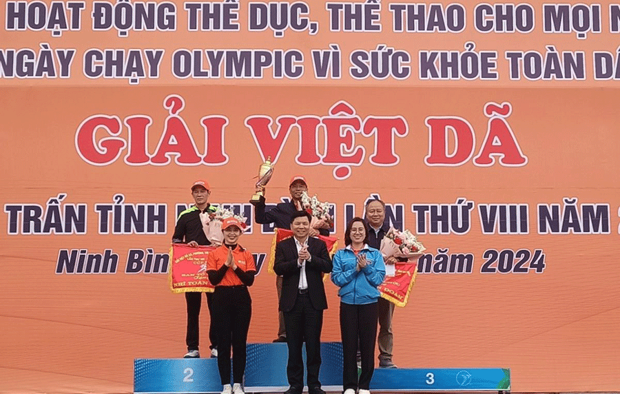 Đoàn tuyển huyện Yên Mô đạt giải Nhì toàn đoàn tại Giải Việt dã xã, phường, thị trấn tỉnh Ninh Bình năm 2024